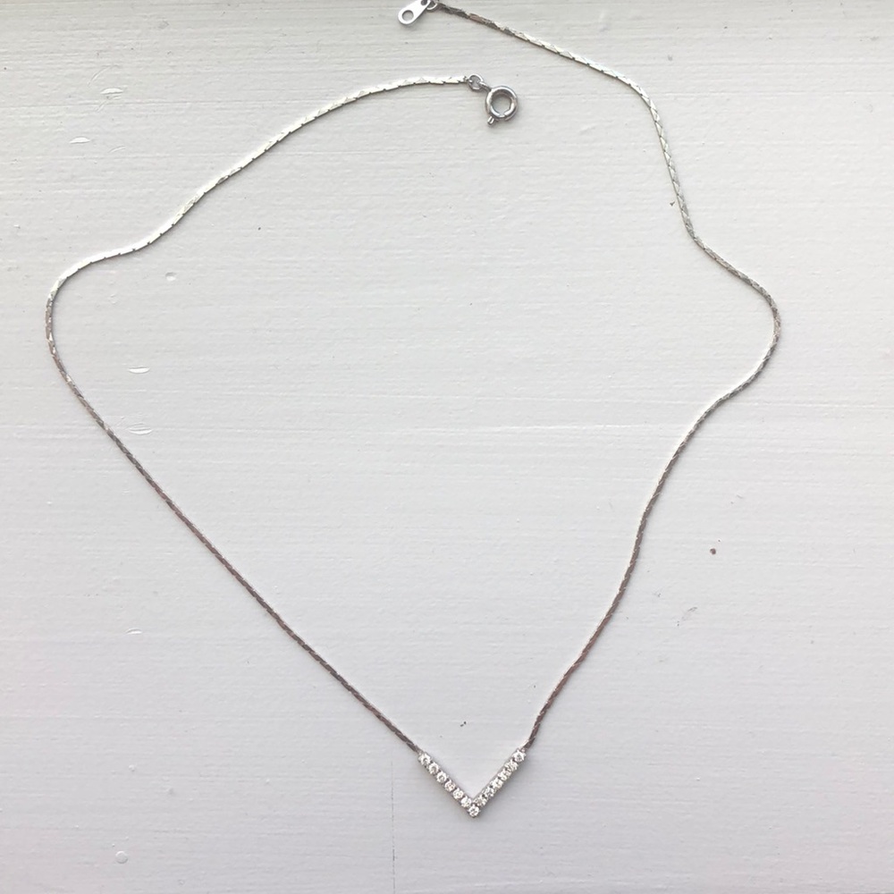 Short V Swarovski necklace